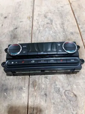 F550SD FORD Auto Temperature Control