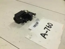 7.00887.01 BMW Vacuum Pressure Converter Valve 535I 535XI #3