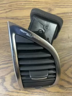 4L0-820-901 AUDI Front Left Driver Dash Ac Air Vent Q7 #2