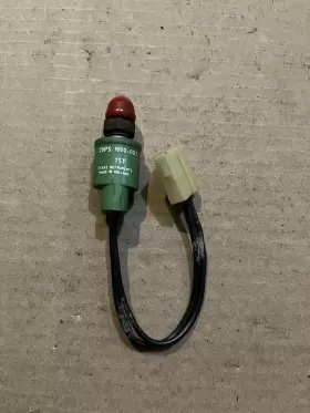 1370462 BMW Air Conditioning Ac Pressure Sensor Safety Switch