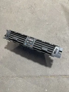 14482110 BMW Front Center Dash Ac Air Flow Meter Vent Grille