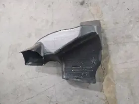 64228203881 BMW Left Lower Floor Air Vent Heater Duct 325XI