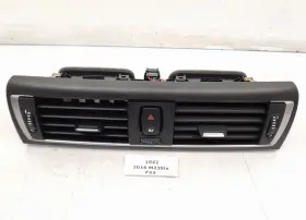 9317945 BMW Dash Front Central Air Vent Hazard Light Lock F22