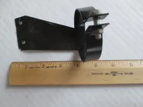 622133 BRITISH LEYLAND Bracket Level Louvers Right TR6