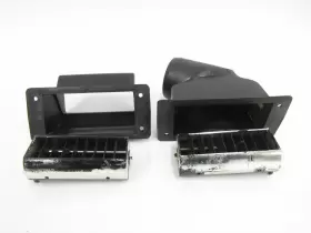 14014536 CHEVROLET Center Right Dash Vents K5 Chevy Gmc