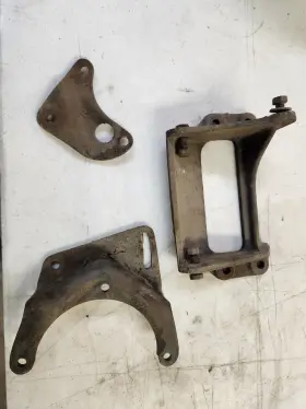 3843248 CHEVROLET Ac Compressor Brackets Novatruck 250 230