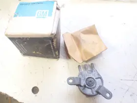 7292032 CHEVROLET Nos Heater Control Valve Port Gm