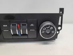 SUBURBN15 CHEVROLET TRUCK Temperature Control Manual Option #3
