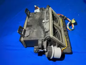 6L2H-19C698-AC FORD Heater Vent Defrost Floor Control Chamber #3