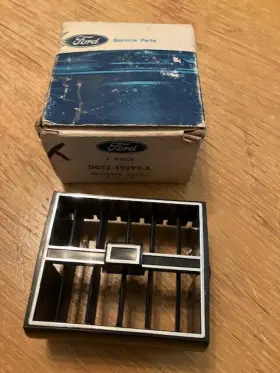 D0SZ-19893-A FORD Ac Vent Register Thunderbird
