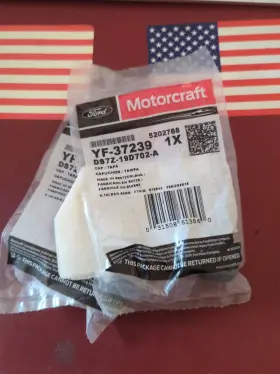 DS7Z-19D702-A FORD Service Valve Cap