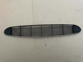 10400367 GENERAL MOTORS Upper Defrost Grille Vent C5 Corvette