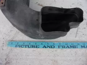 472713 GENERAL MOTORS Rh Passenger Engine Air Intake Duct #3