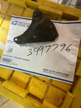 3997796 GM Compressor Bracket Block 307 350 400 Chevy
