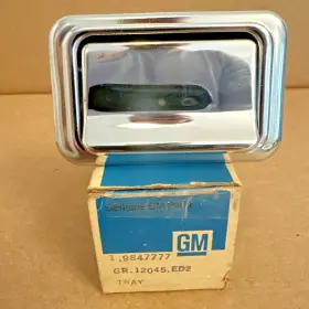 9847777 GM Nos Door Rear Quarter Ashtray Buick Olds Chevelle