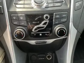 655-52811 HYUNDAI Temperature Control Navigation Sonata