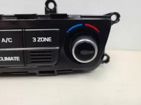 655-72497 HYUNDAI Temperature Control Front Dash Equus #2