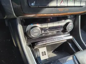275005DC0B INFINITI Temperature Control QX30