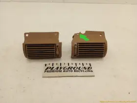 685.FD2Y94 LINCOLN Left Right Dashboard Dash Air Vent