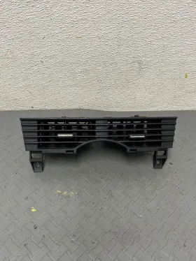 F151-64-930 MAZDA Center Dash Dual Air Vent