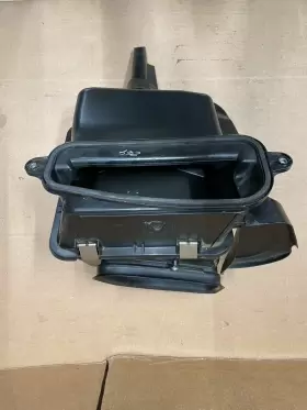 1648300053 MERCEDES Cabin Air Intake Inlet Duct Housing GL450 #3