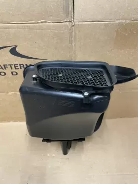 1648300053 MERCEDES Cabin Air Intake Inlet Duct Housing GL450