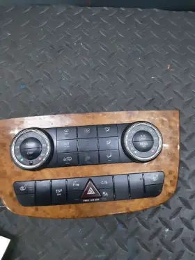 2518702390 MERCEDES Temperature Control R350