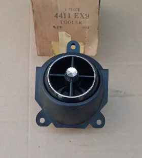 4411EX9 MOPAR Nos Rh Lh Dash Spot Cooler 300 Yorker Newport