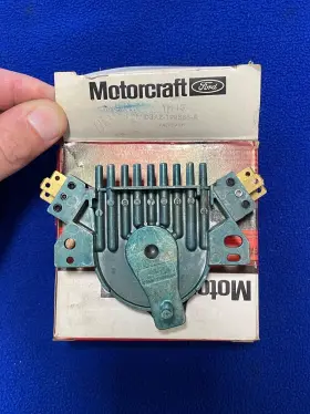 YH-13 MOTORCRAFT Nos Vacuum Switch Valve Ford