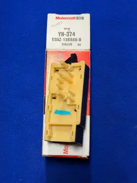 YH-374 MOTORCRAFT Nos Vacuum Switch Valve Ford
