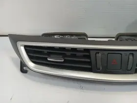 243.DA1O17 NISSAN Air Vents Upper Center Dash Ac Hazard #3