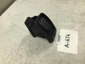 251-50530 NISSAN Front Dash Left Air Vent Altima #2