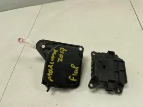 685.DA1L17 NISSAN Heater Ac Air Flap Actuators Maxima #2