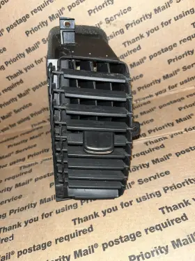 68750-EA100 NISSAN Dash Vent Driver Pathfinder Frontier #2