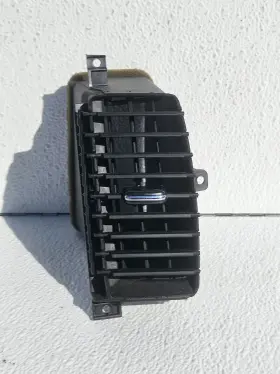 68751-EA100 NISSAN Right Center Middle Dash Air Vent Frontier