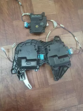 87106-06060 VOLKSWAGEN Heater Blend Door Actuator Passat