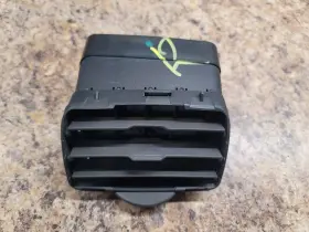 GM-15112829 HUMMER Right Center Dash Vent H3