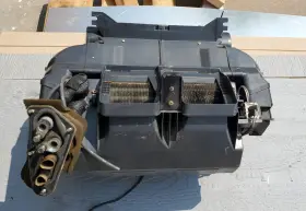 685.PO1L87 PORSCHE Hvac Heater Core Box 944 #2
