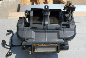 685.PO1L87 PORSCHE Hvac Heater Core Box 944