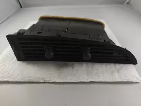685.SA1R07 SAAB Front Center Air Conditioning Vent