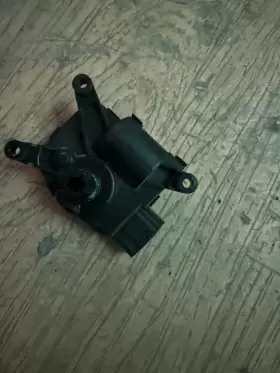1500627-00-A TESLA Interior Heater Flap Motor Actuator #2