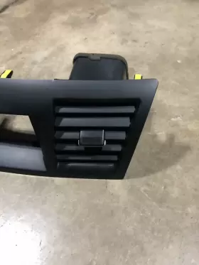 243.TO1D11 TOYOTA Center Middle Dash Ac Heater Air Vents #3