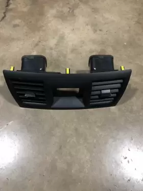 243.TO1D11 TOYOTA Center Middle Dash Ac Heater Air Vents