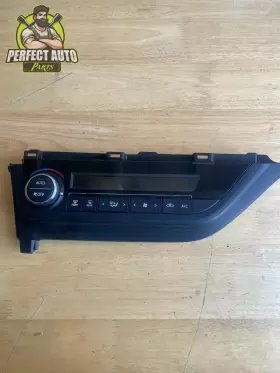 55900-02500 TOYOTA Heater Temperature Climate Control Corolla