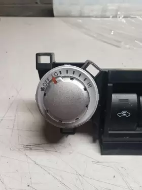 5591035280 TOYOTA Manual Temperature Climate Control Panel #2