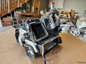 676-58440 TOYOTA Interior Dash Heater Core Housing Tundra