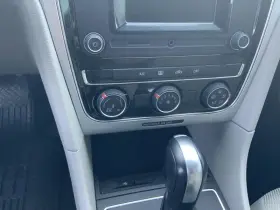 561907426FZJU VOLKSWAGEN Temperature Control Single Zone