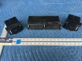 1259088 VOLVO Dash Lh Rh Center Heat Ac Air Vent Set
