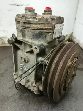682.IHHC90 YORK Ac Compressor #2